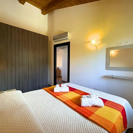 15 Minutes' Walk From Delle Rotonde Apartament